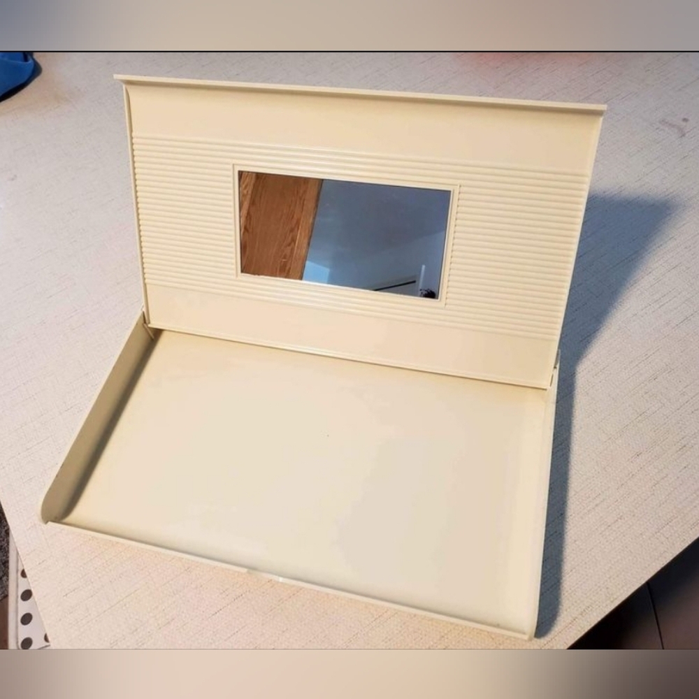Makeup case - Picture 2 of 2